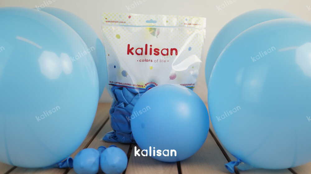 açık mavi balon